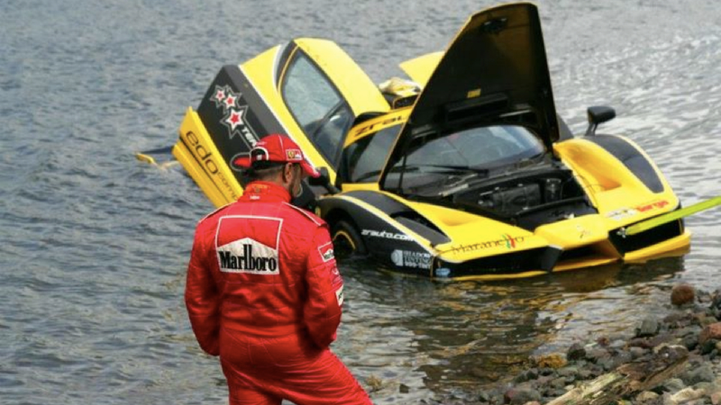 Illustration for article titled First photo of $1.5 million Ferrari Enzo crashing into the ocean
